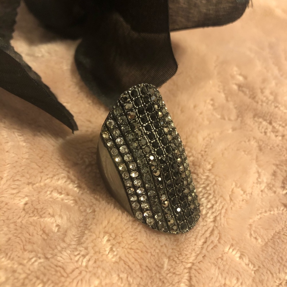 Stunning Statement Ring - image 4